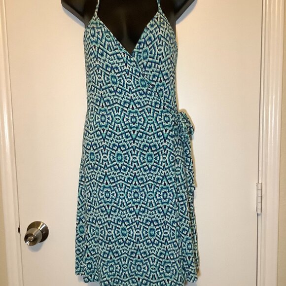 Tart Women Wrap Sleeveless Dress - Picture 1 of 3